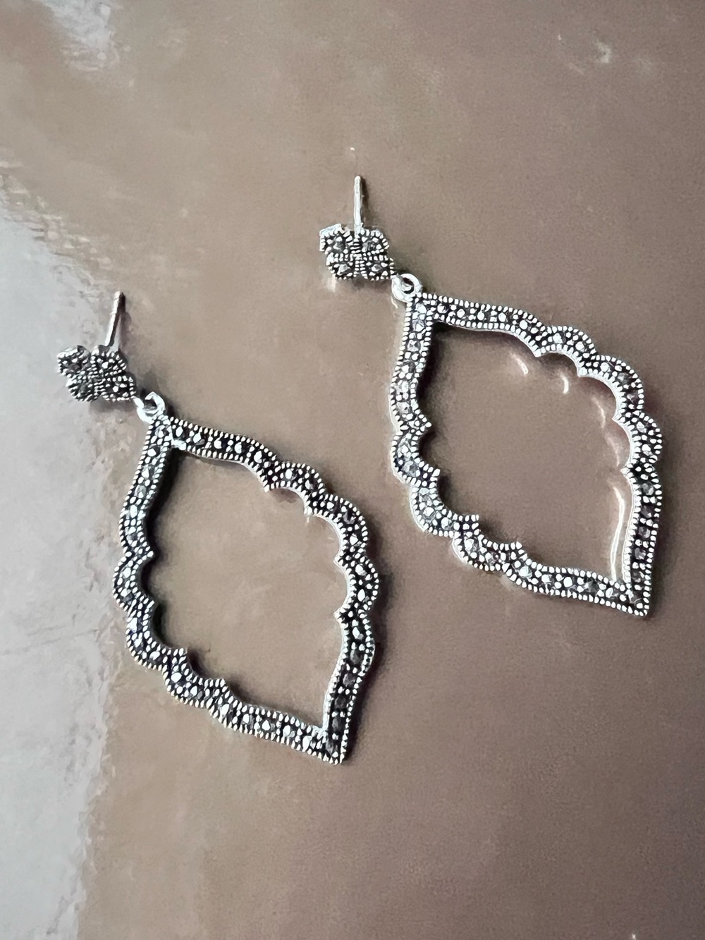 925 SILVER Marcasite Medallion Earrings Scalloped Drop Lightweight LIKE NEW NWOT
